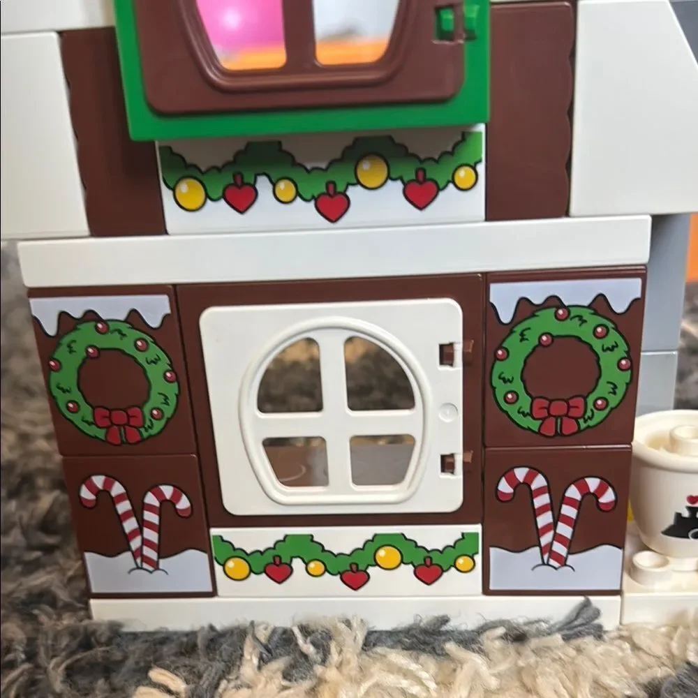 Lego Duplo Santa’s Gingerbread House